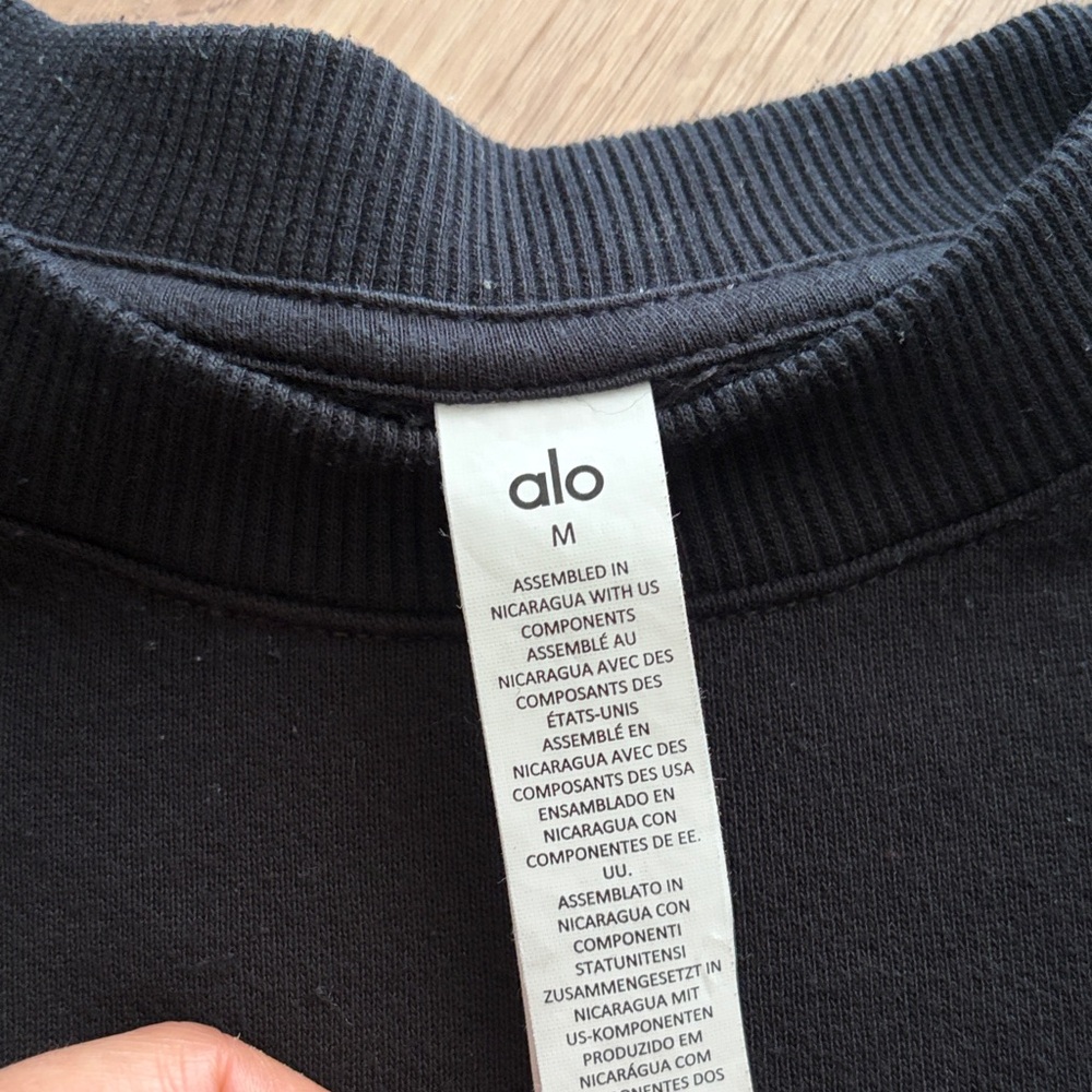 ALO Yoga Men's Classic Black Crewneck Sweater - Picture 2 of 3